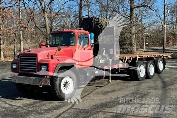 Hiab 175 Kokmateriālu krāni