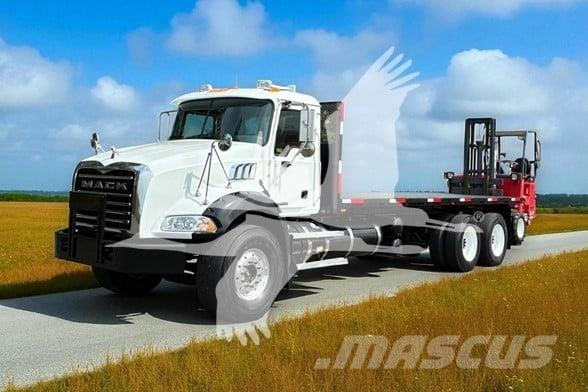 Moffett M55 Kravas mašīnām piestiprināmie pacēlāji