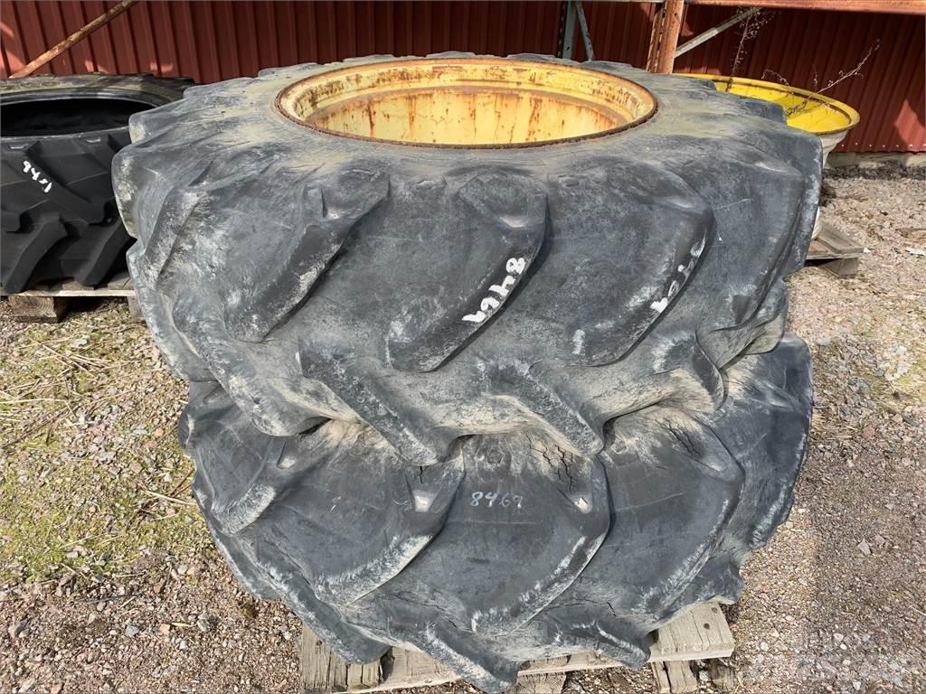  16.9X26 Riepas, riteņi un diski