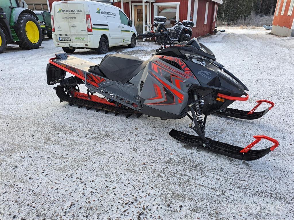 Arctic Cat M 8000 ALPHA Sniega motocikli
