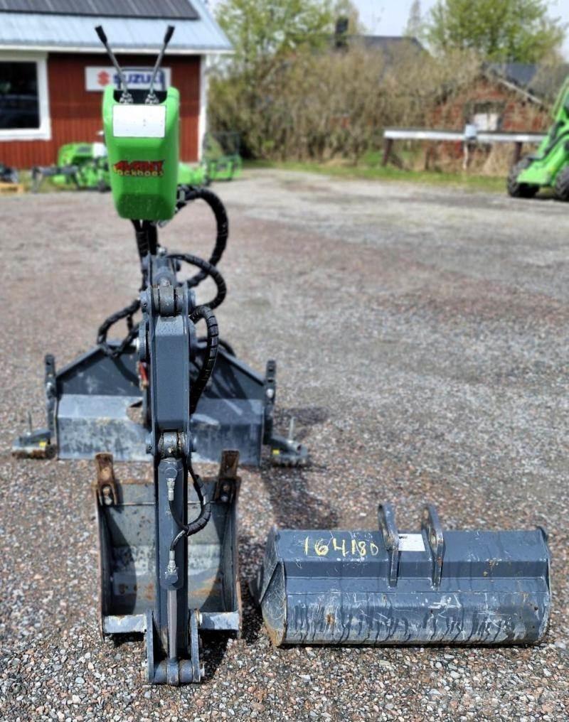 Avant Grävaggregat 210 Lietoti riteņu kompaktiekrāvēji