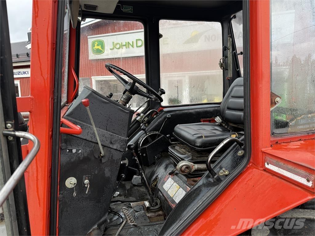 Belarus 825 Traktori