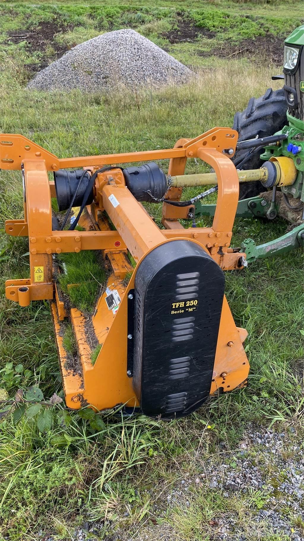 Berti TFH 250 BETESPUTS Pļaujmašīnas/pašgājēji
