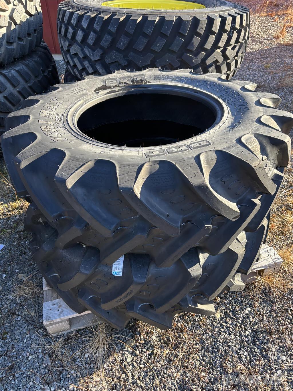 BKT Däck 380/85R24 2st Riepas, riteņi un diski