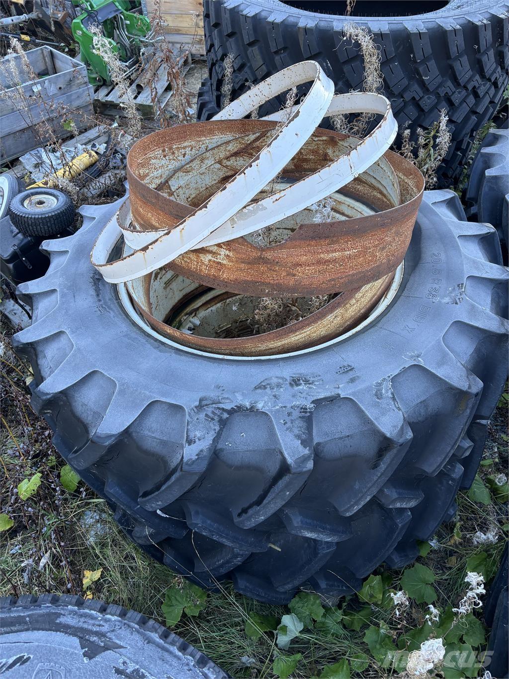  Dubbelmontage Riepas, riteņi un diski