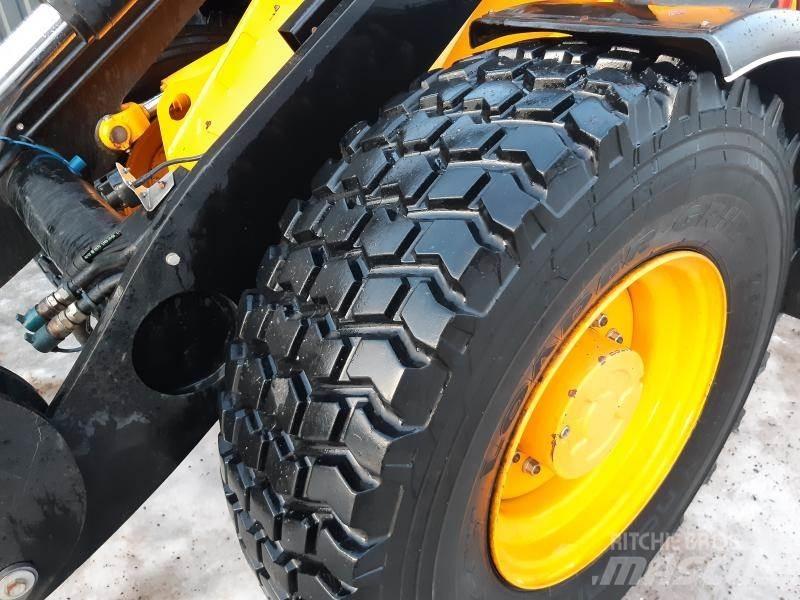 JCB 411 HT STORA BM Iekrāvēji uz riteņiem