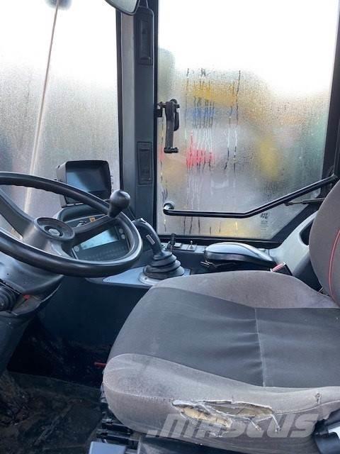 JCB 412S LASTMASKIN Iekrāvēji uz riteņiem