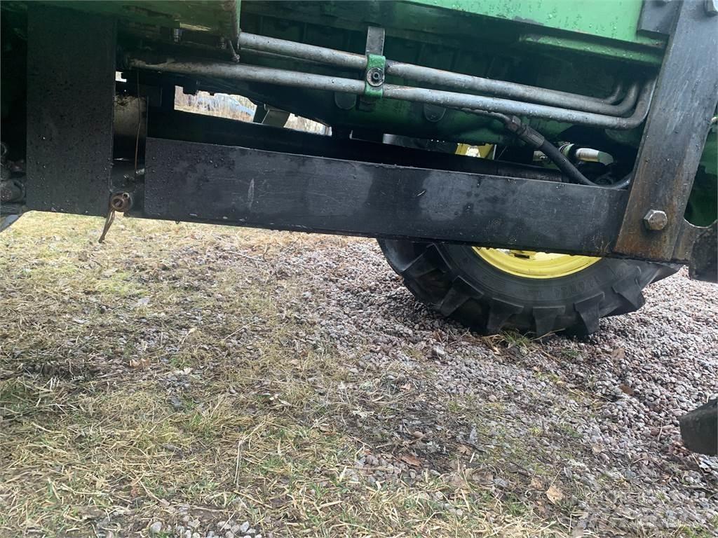 John Deere 2650 Traktori