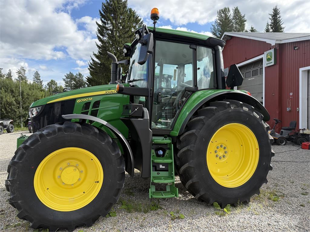 John Deere 6090M Traktori