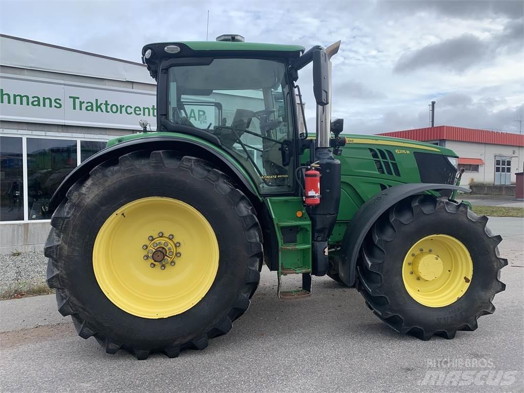 John Deere 6215R Traktori