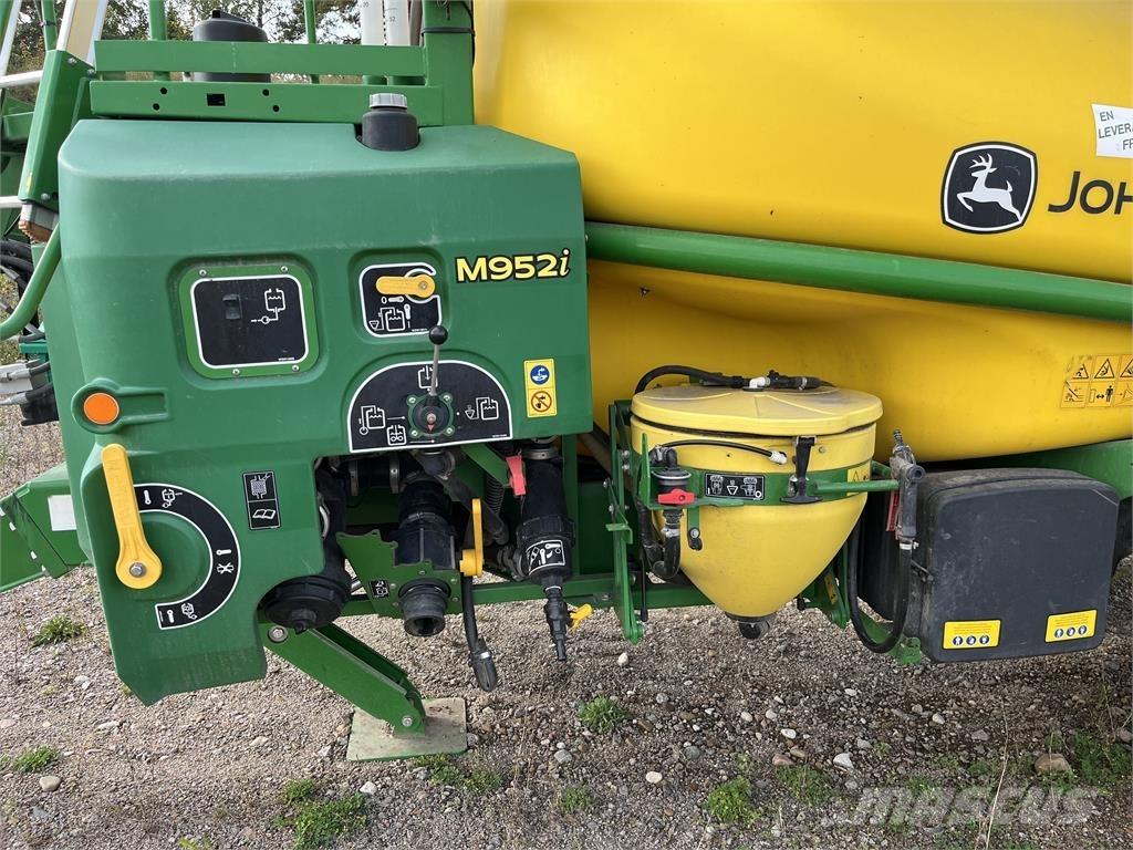John Deere M952 Piekabināmie smidzinātāji(miglotāji)