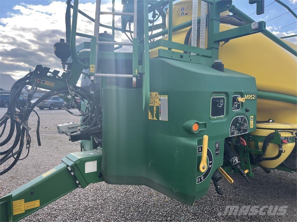 John Deere M952 Piekabināmie smidzinātāji(miglotāji)