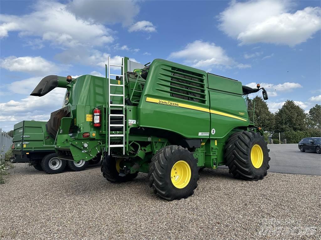 John Deere T550 Ražas novākšanas kombaini