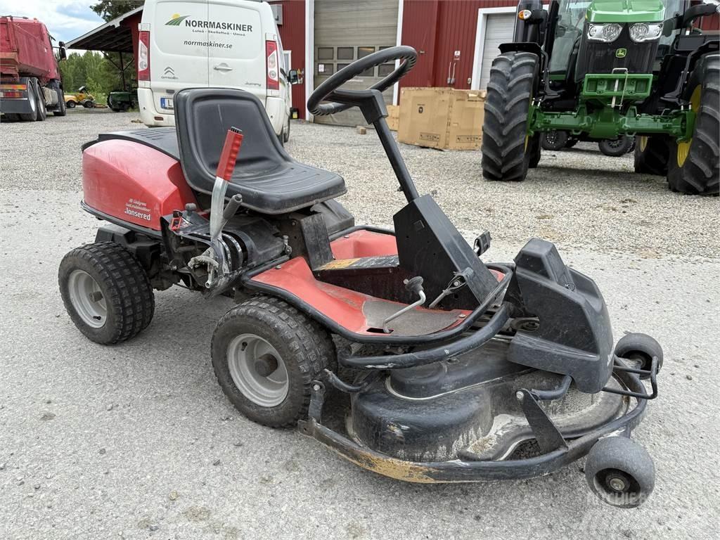 Jonsered Midjestyrd Mauriņa traktors