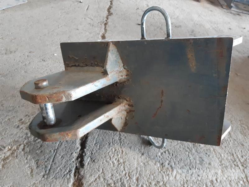  KOMBI GRIND S40 Kāpurķēžu ekskavatori