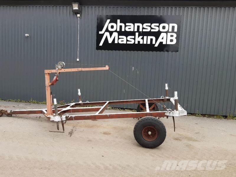  Skogvagn med vinch Meža piekabes