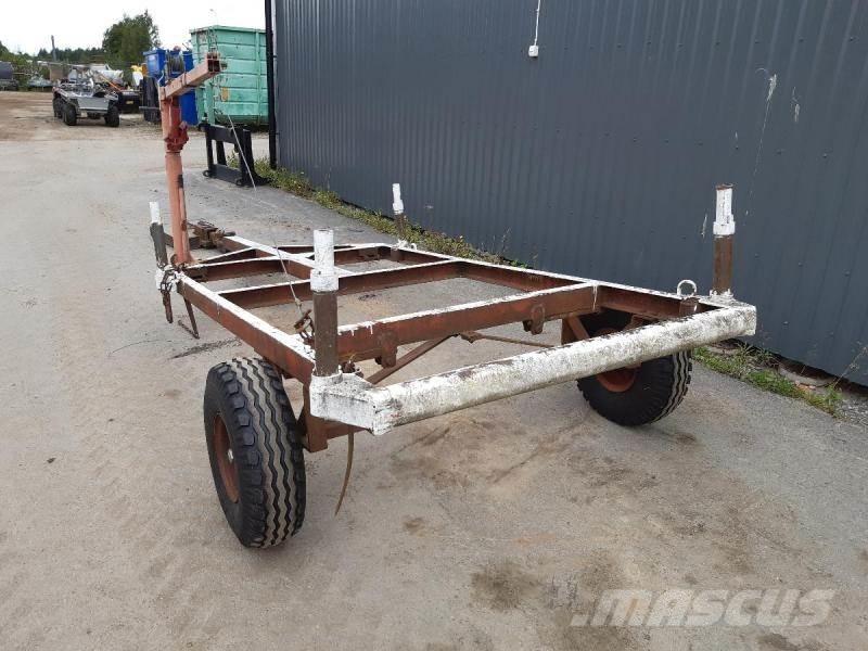  Skogvagn med vinch Meža piekabes
