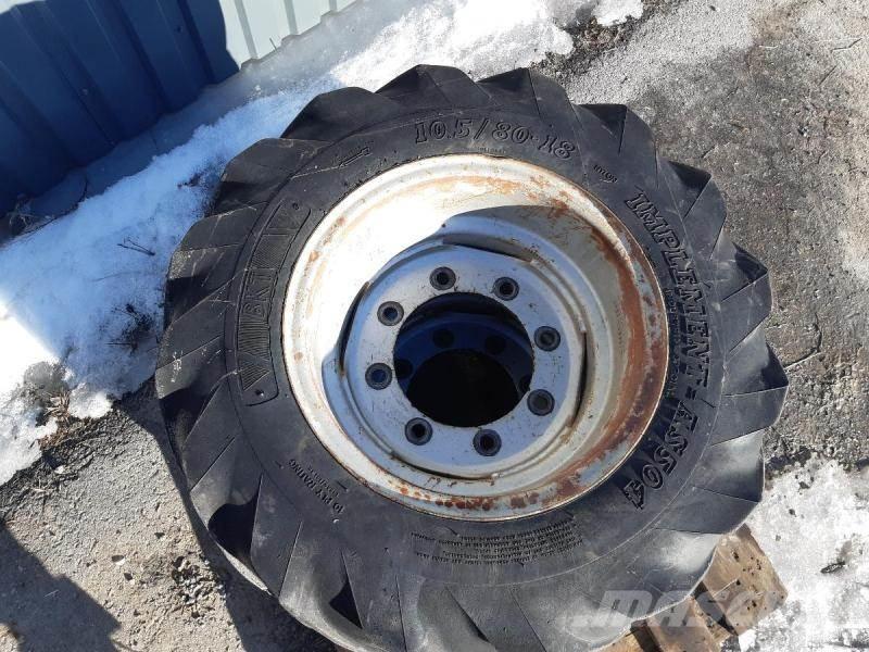  TRAKTOR HJUL 10,5/80-18 Riepas, riteņi un diski