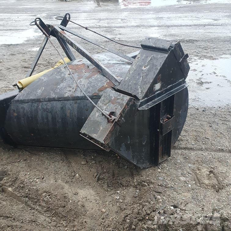  V-SLUNGA 2M Cita ceļu uzturēšanas un sniega novākšanas tehnika