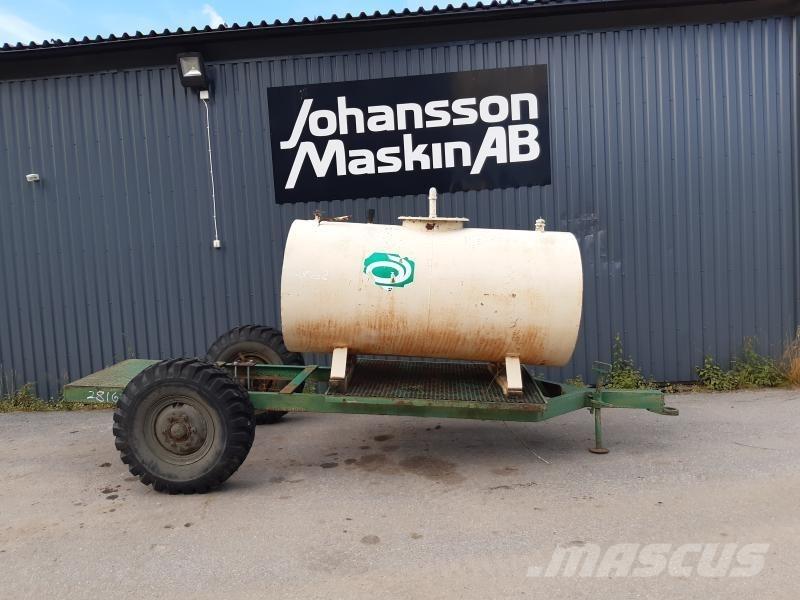  VAGN 1-AXLAD MED TANK Standarta piekabes