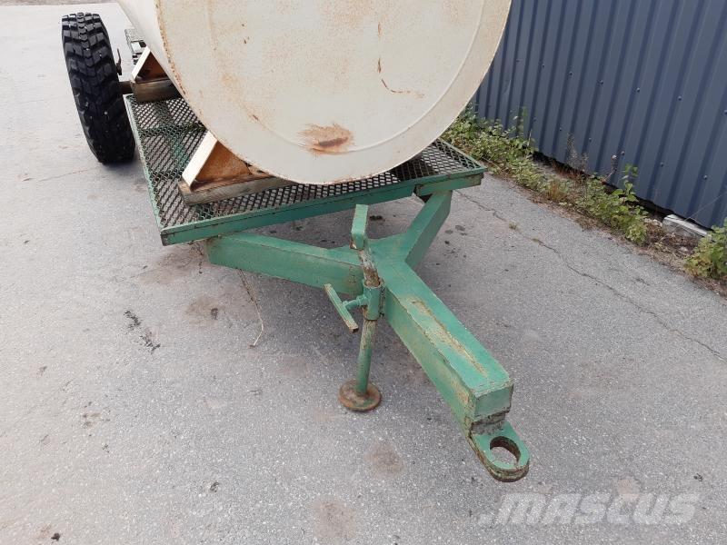  VAGN 1-AXLAD MED TANK Standarta piekabes