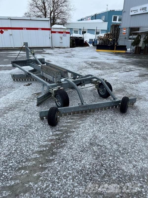 Ysta VÄGSLADD YVL 200 Ekskavatori-iekrāvēji