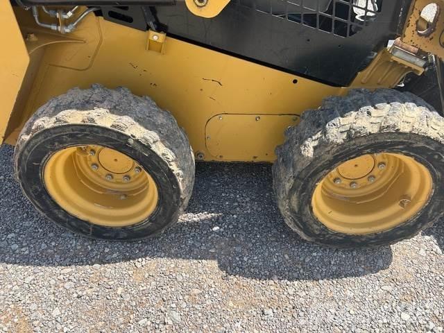 CAT 232D Riepas, riteņi un diski