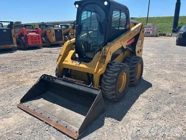 CAT 236D3 Riepas, riteņi un diski