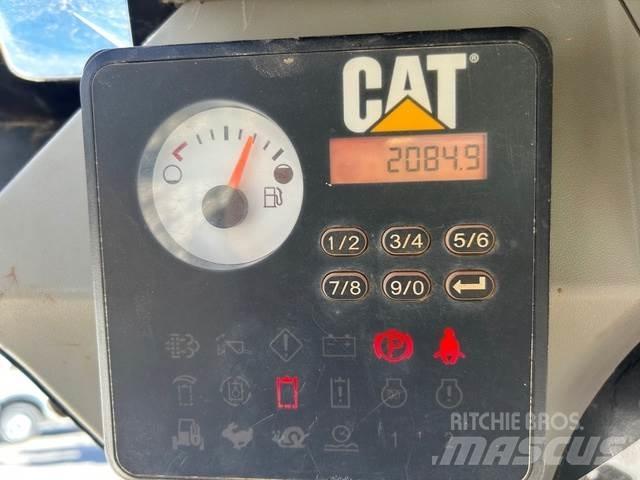 CAT 239D Lietoti riteņu kompaktiekrāvēji