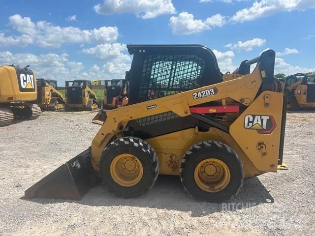 CAT 242D3 Riepas, riteņi un diski