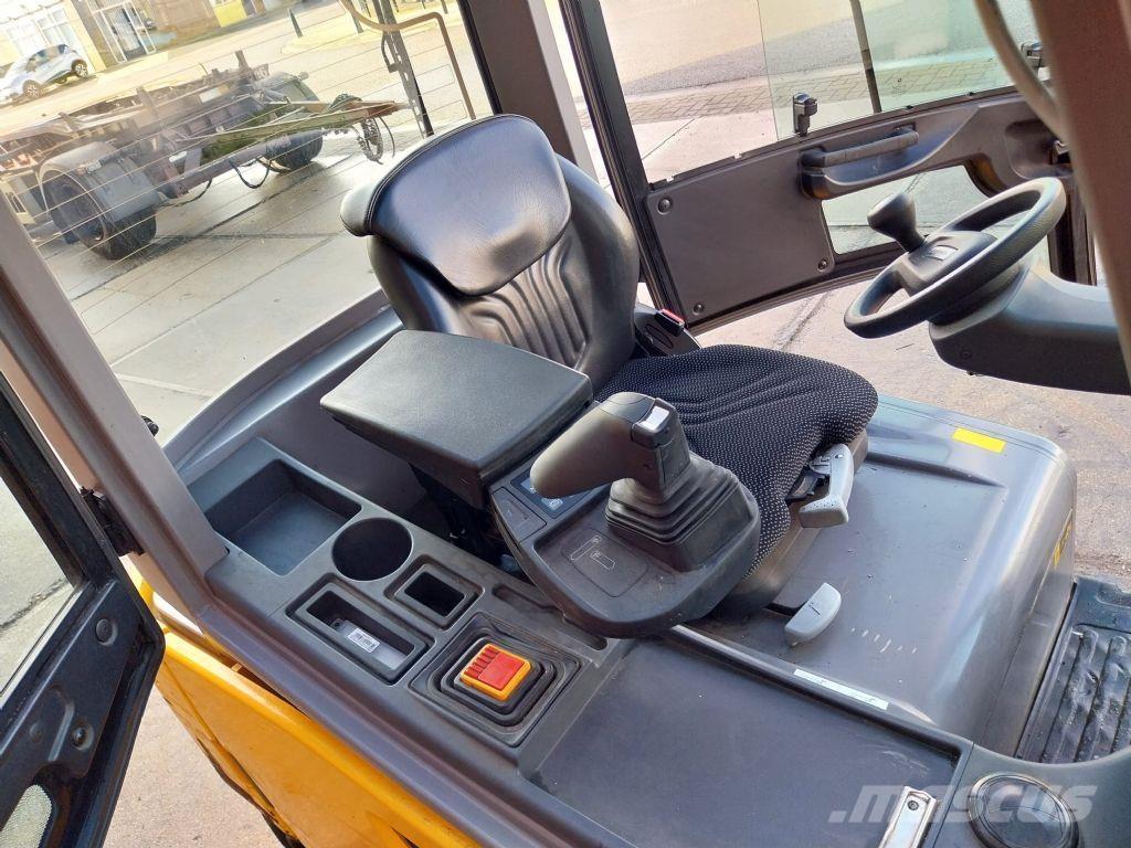 Jungheinrich EFG 320 Elektriskie iekrāvēji