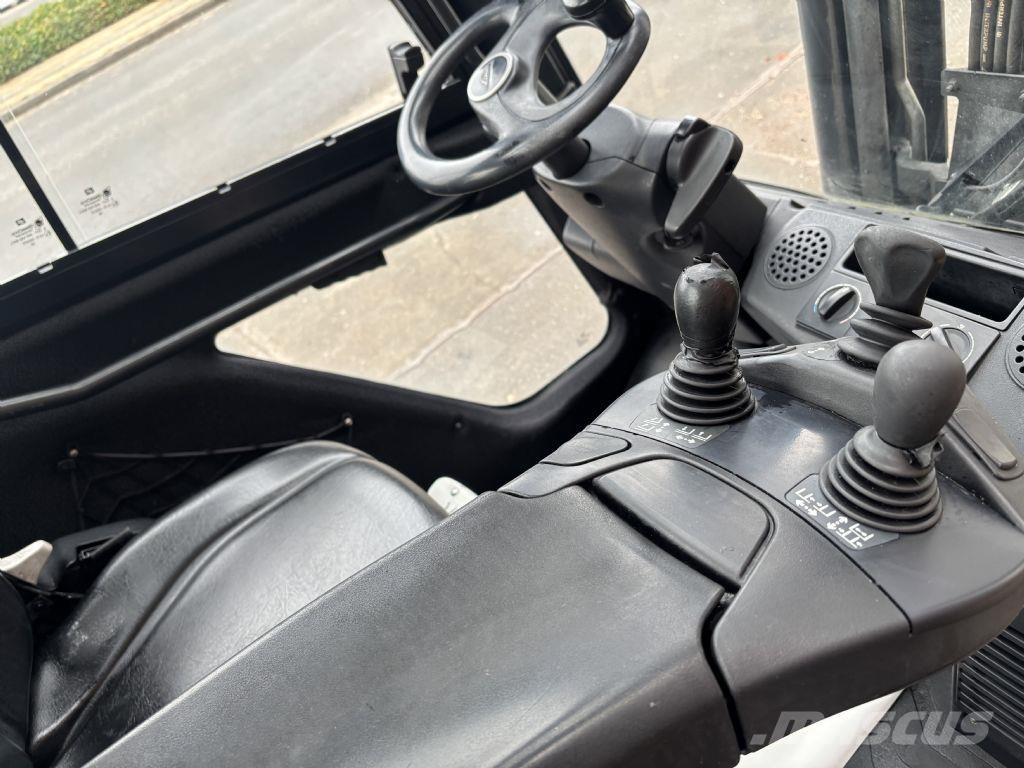 Linde H25D-02 Tehnika ar dīzeļa dzinēju