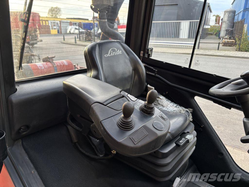 Linde H30D-02 Tehnika ar dīzeļa dzinēju