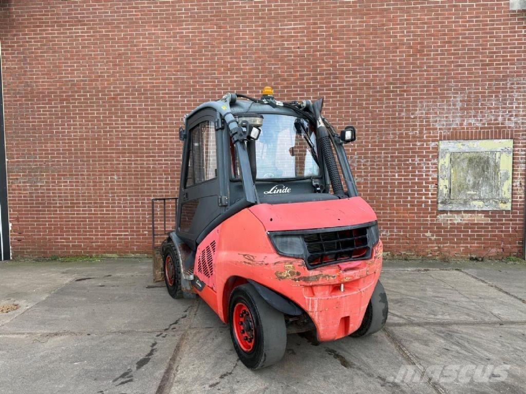 Linde H40D-02 Tehnika ar dīzeļa dzinēju