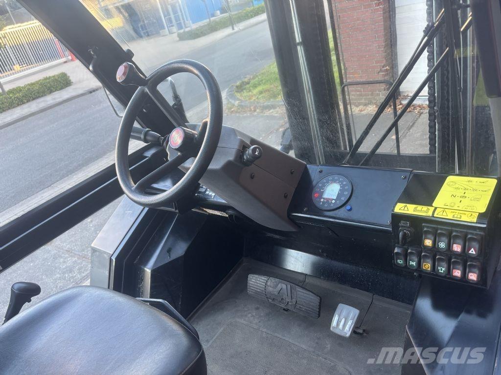 Manitou M30-4 Apvidus autokrāvējs