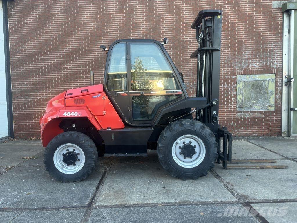Manitou M30-4 Apvidus autokrāvējs