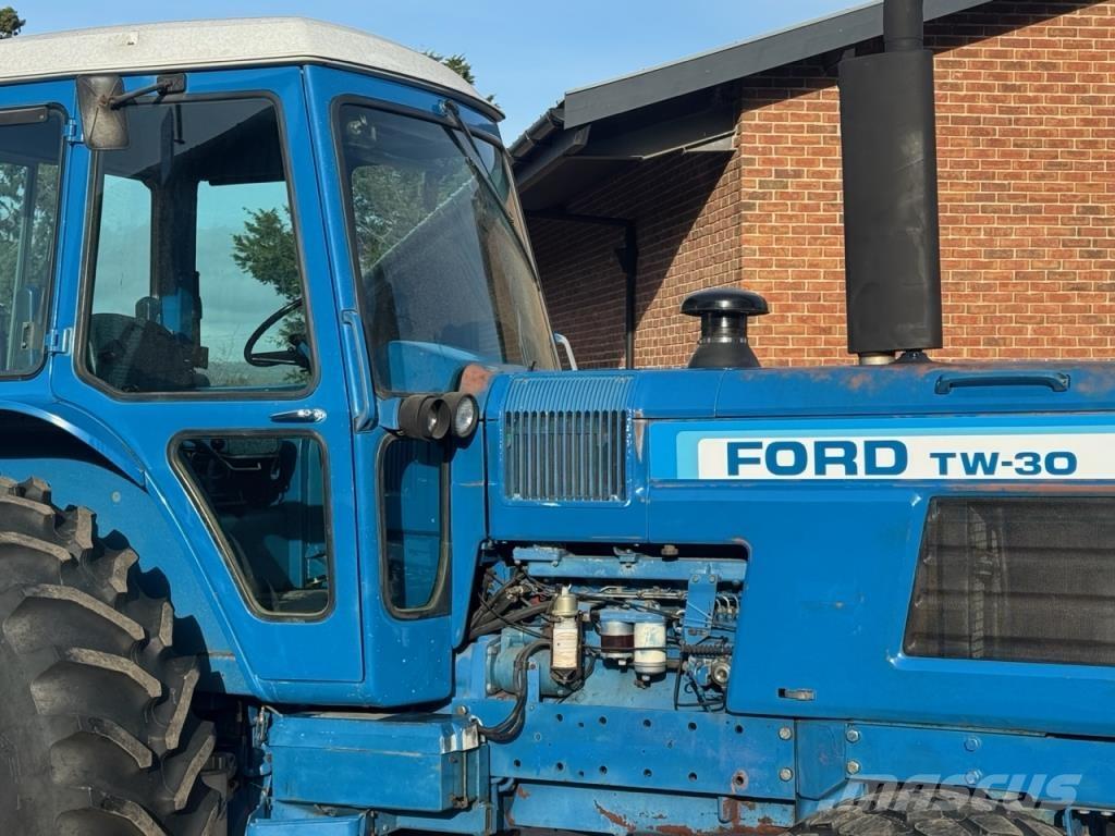 Ford TW30 Traktori