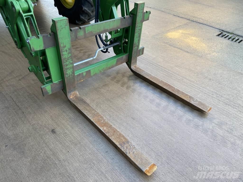 John Deere 6920 Cits traktoru papildaprīkojums