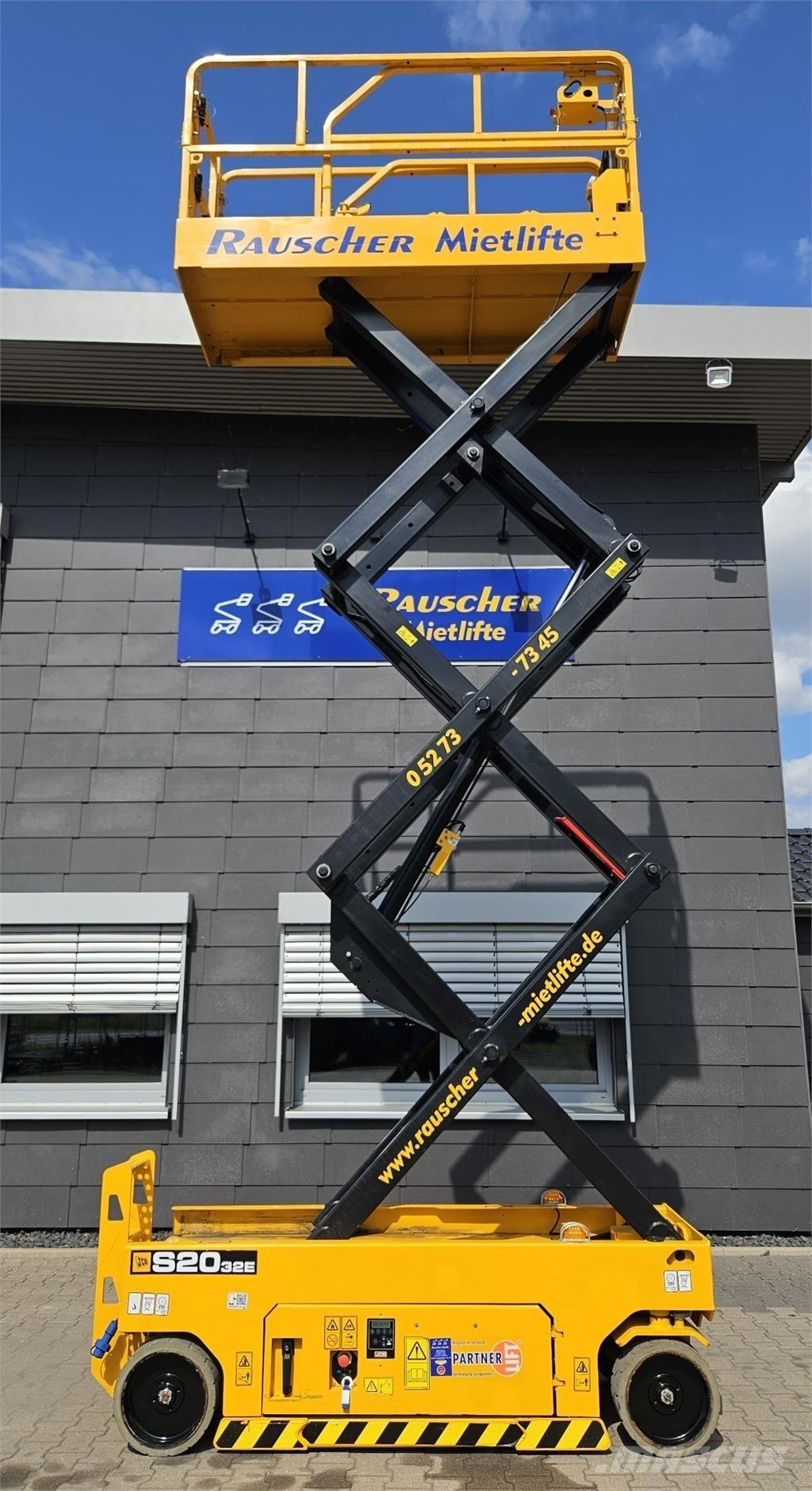 JCB S2032E Šķerveida pacēlāji