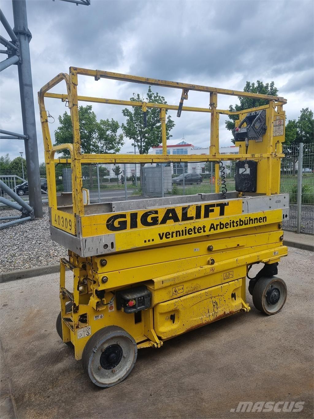 JLG 2030 ES Šķerveida pacēlāji