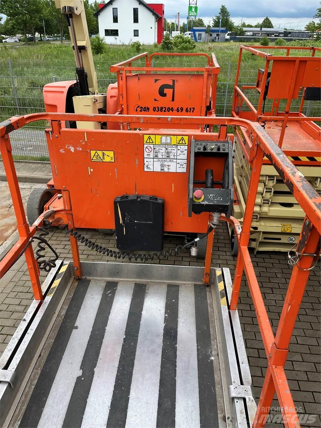 JLG 3246 ES Šķerveida pacēlāji