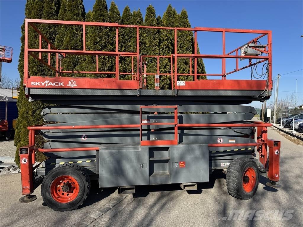 SkyJack SJ9250 Šķerveida pacēlāji
