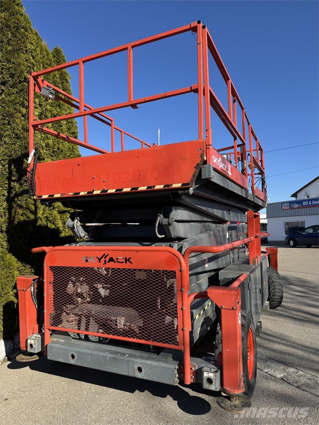 SkyJack SJ9250 Šķerveida pacēlāji
