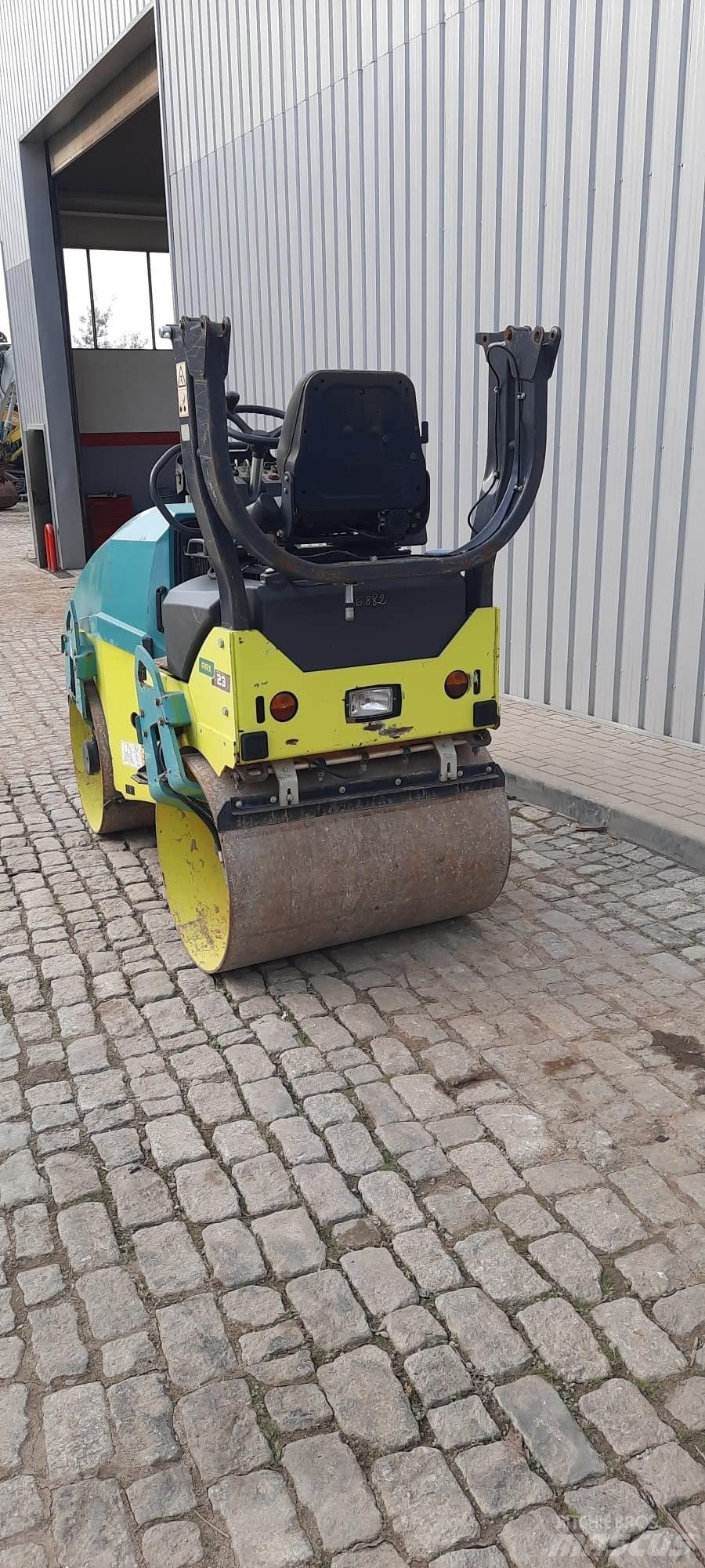 Ammann ARX23 Divvalču grunts veltņi
