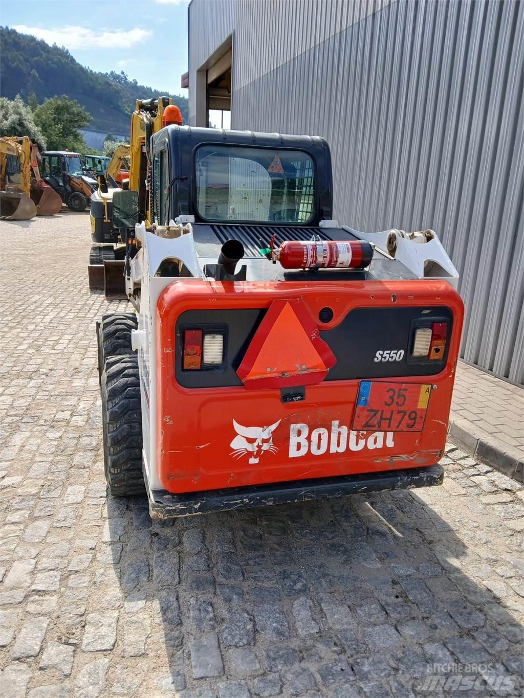 Bobcat S550 Iekrāvēji uz riteņiem