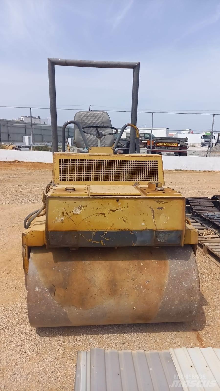 Bomag BW120AD Divvalču grunts veltņi