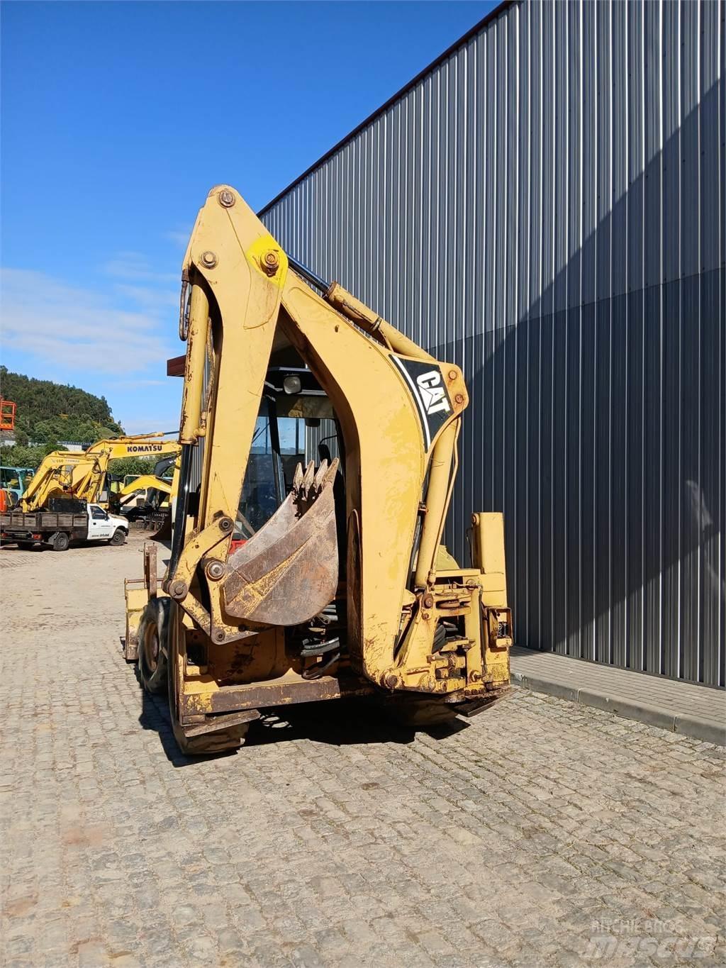 CAT 428B Ekskavatori-iekrāvēji