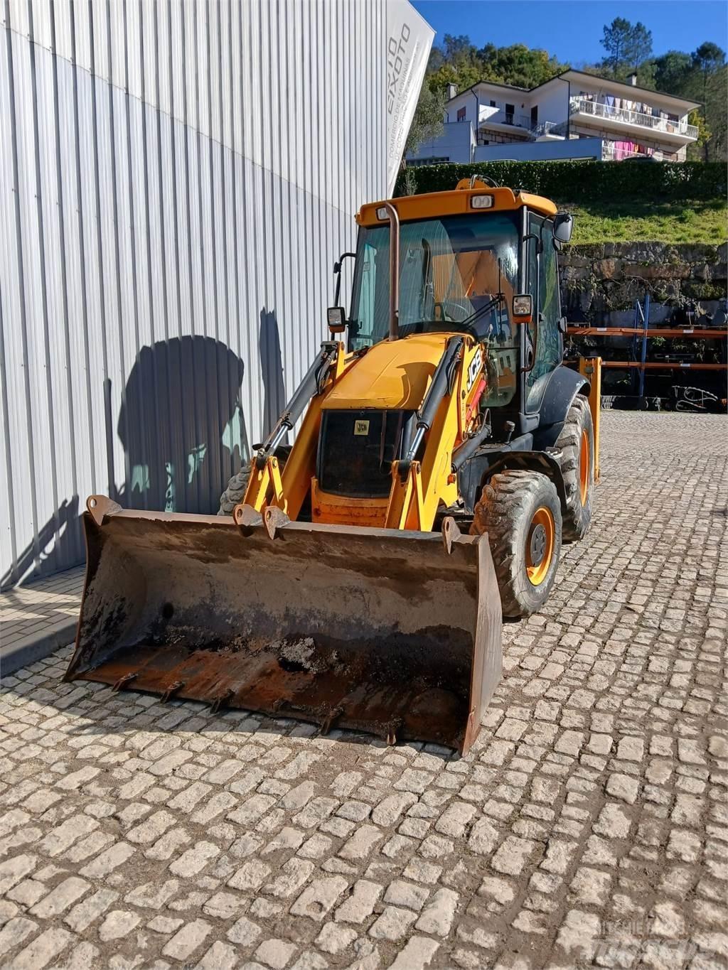 JCB 3CX Ekskavatori-iekrāvēji