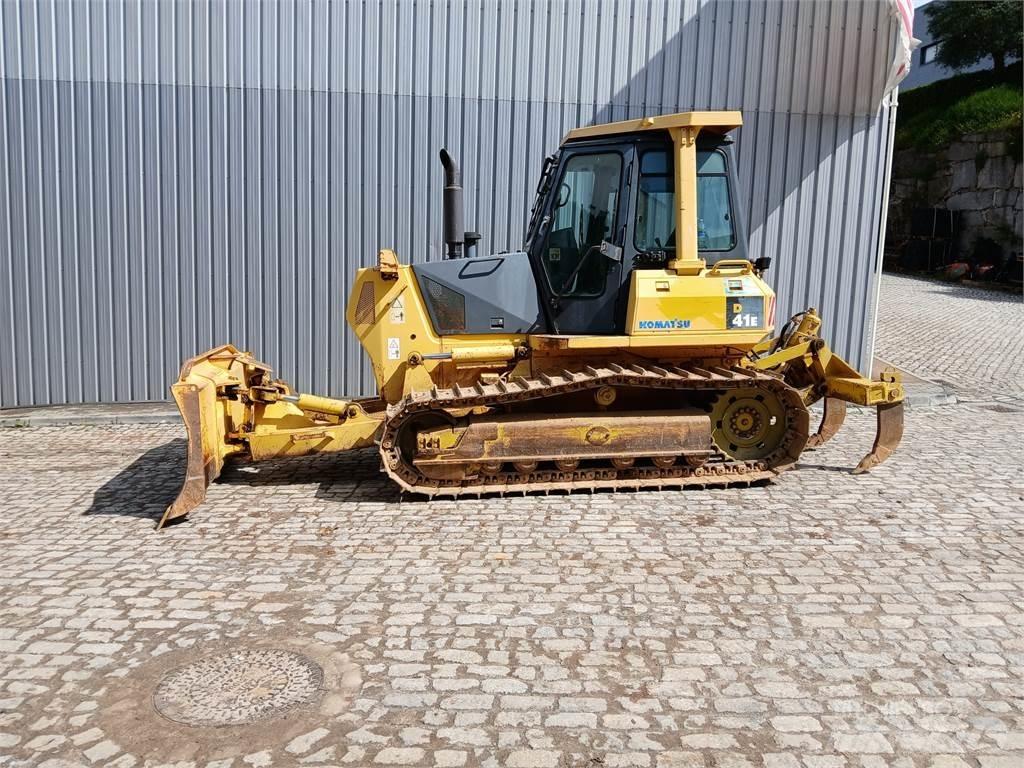 Komatsu D41E-6 Cauruļvadu buldozeri