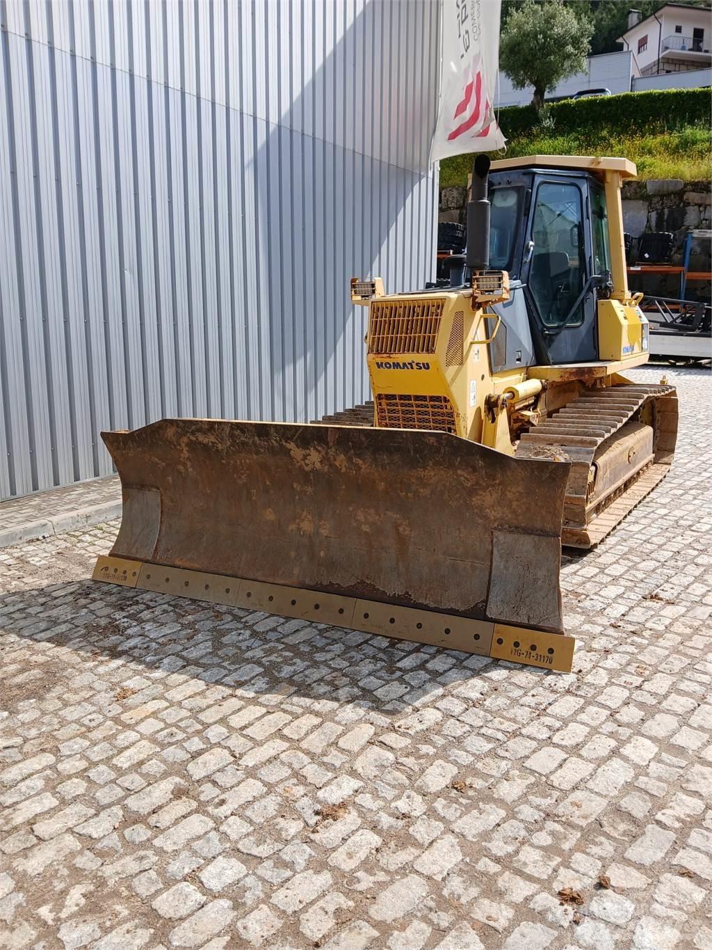 Komatsu D41E-6 Cauruļvadu buldozeri